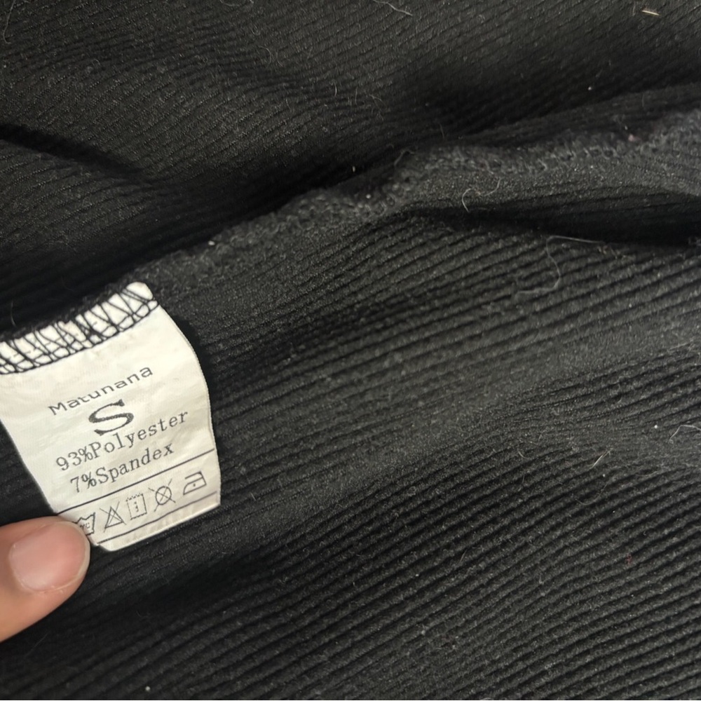 Black Ribbed Button-Back Tank - Picture 2 of 2